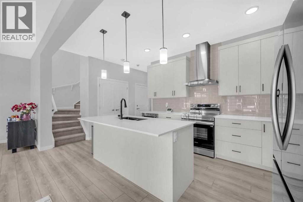 Single Family House for Sale in  Silver Spruce Grove SW Silverado Calgary 