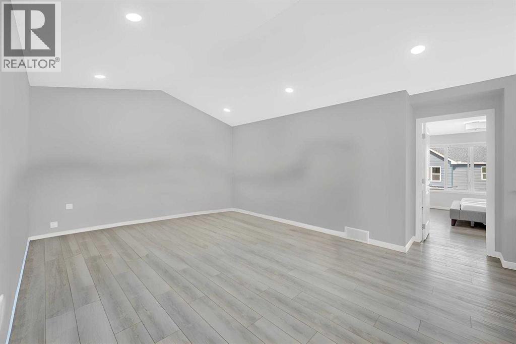 Single Family House for Sale in  Silver Spruce Grove SW Silverado Calgary 