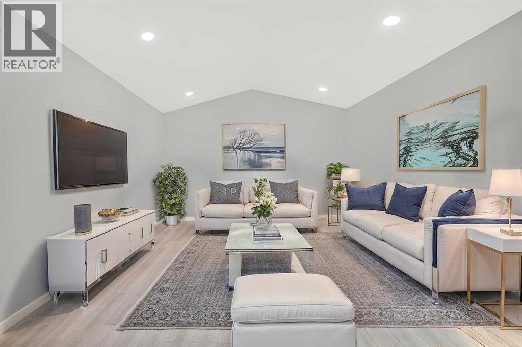 Single Family House for Sale in  Silver Spruce Grove SW Silverado Calgary 
