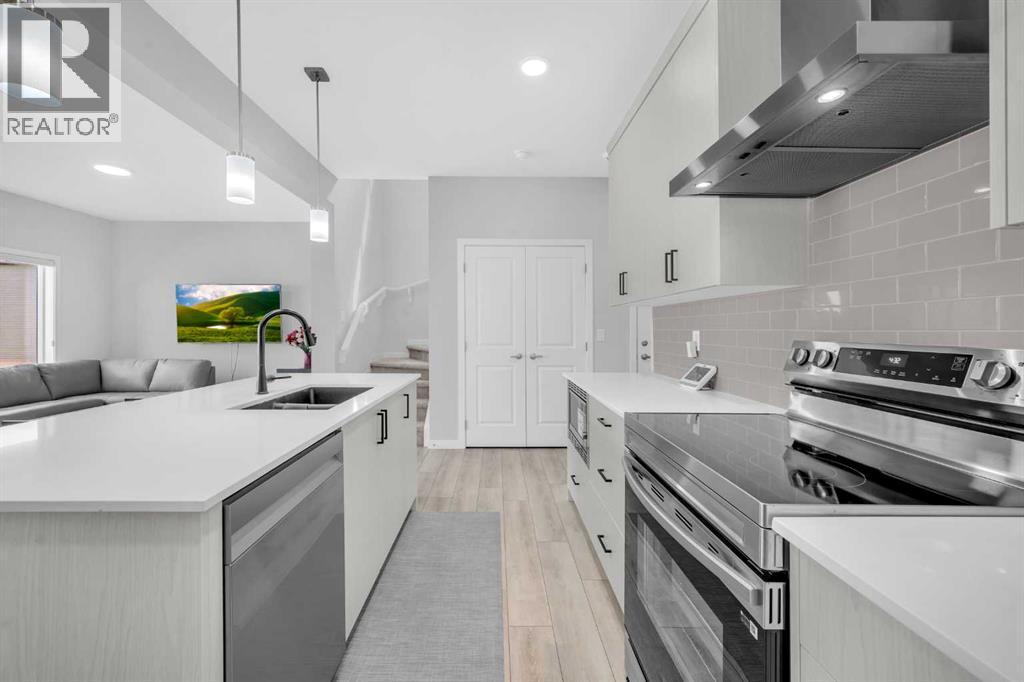 Single Family House for Sale in  Silver Spruce Grove SW Silverado Calgary 