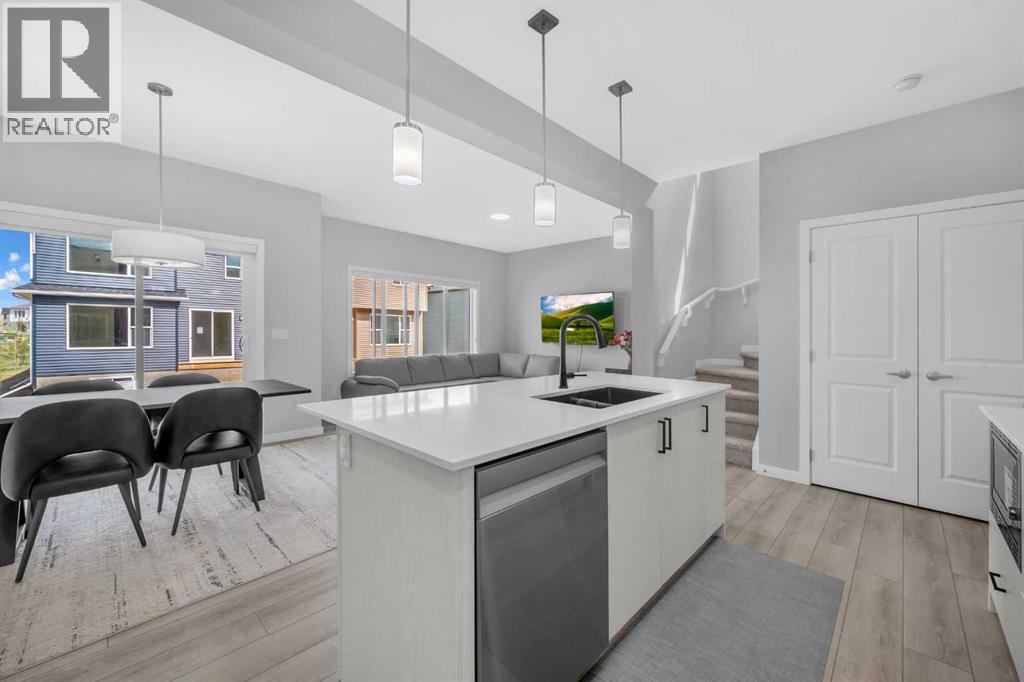 Single Family House for Sale in  Silver Spruce Grove SW Silverado Calgary 