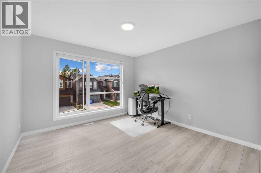 Single Family House for Sale in  Silver Spruce Grove SW Silverado Calgary 