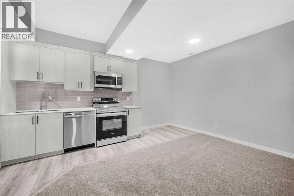 Single Family House for Sale in  Silver Spruce Grove SW Silverado Calgary 