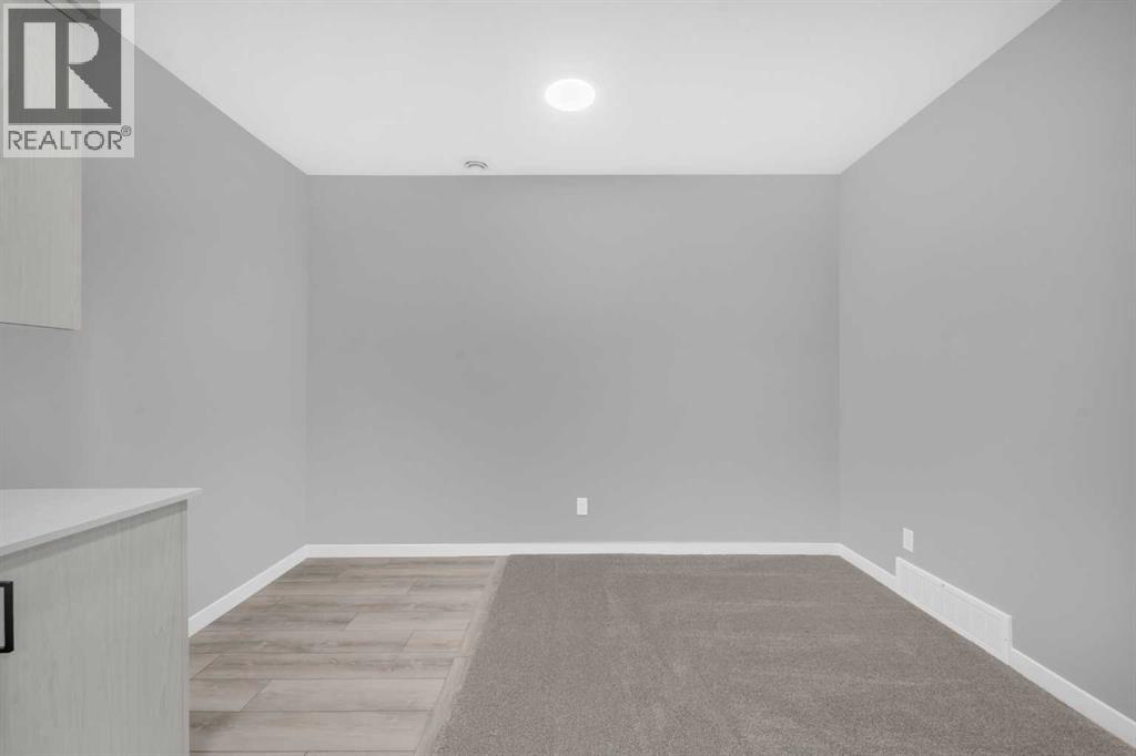 Single Family House for Sale in  Silver Spruce Grove SW Silverado Calgary 