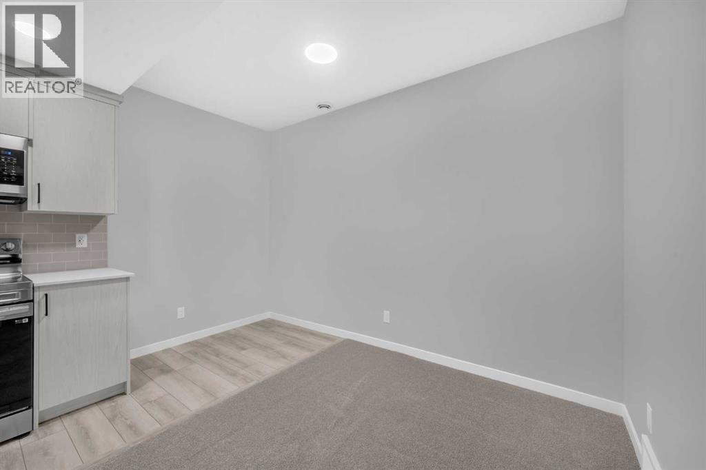 Single Family House for Sale in  Silver Spruce Grove SW Silverado Calgary 