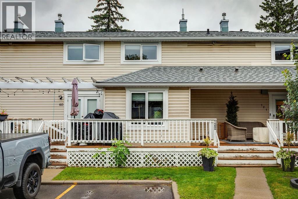 Single Family House for Sale in  Killarney Glen Court SW Killarney/Glengarry Calgary 