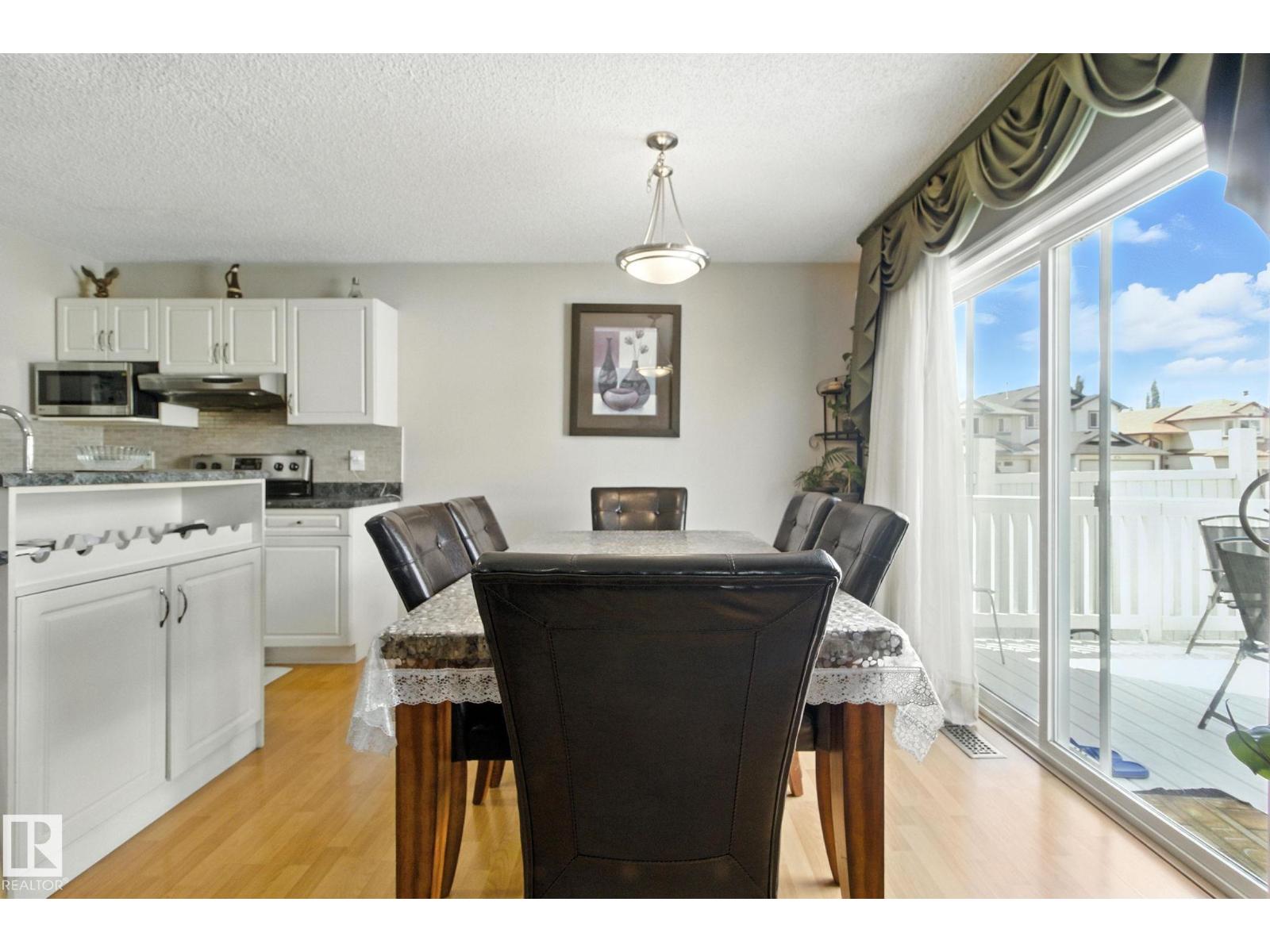 Photo 13 of 3368 24 Av Nw, Edmonton AB
