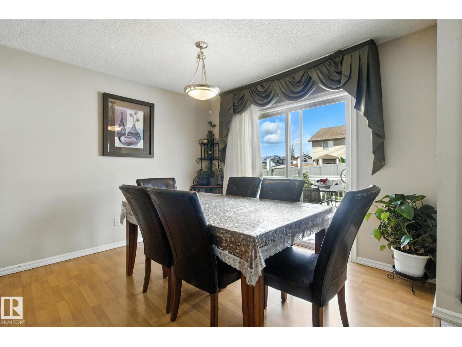 Photo 14 of 3368 24 Av Nw, Edmonton AB