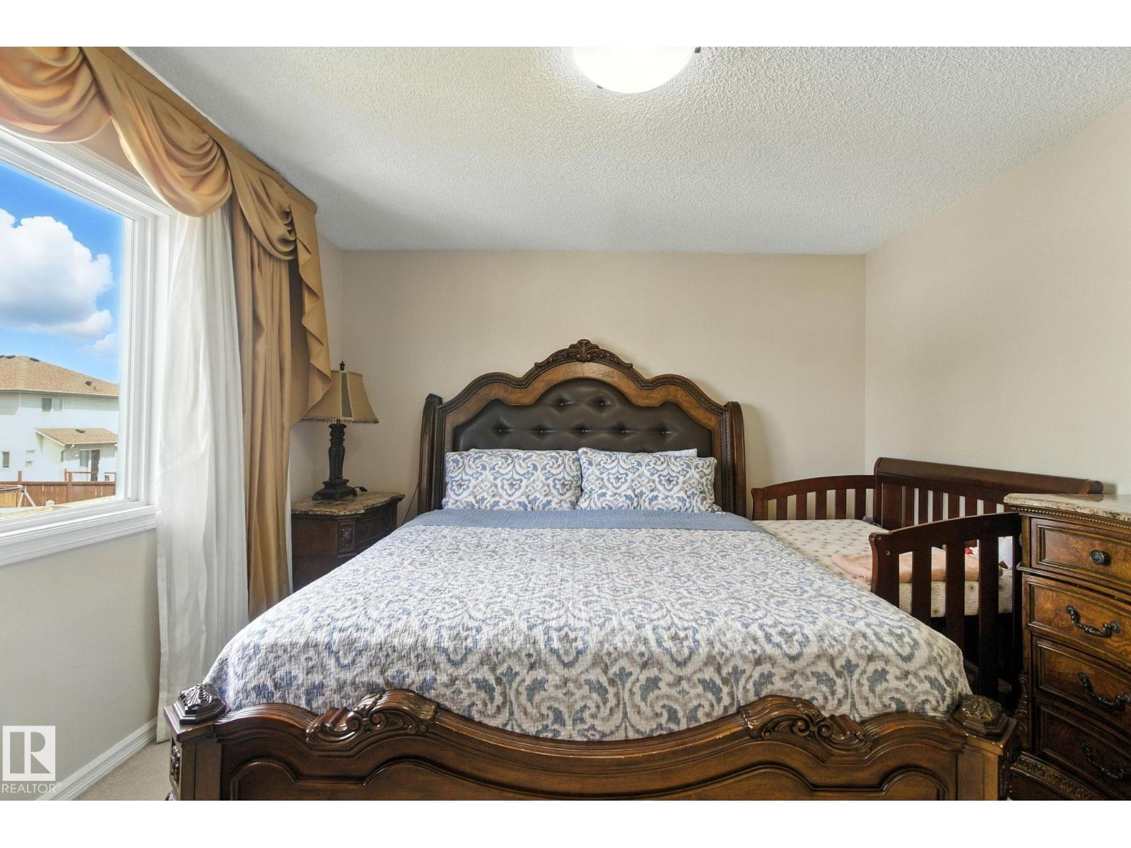 Photo 27 of 3368 24 Av Nw, Edmonton AB