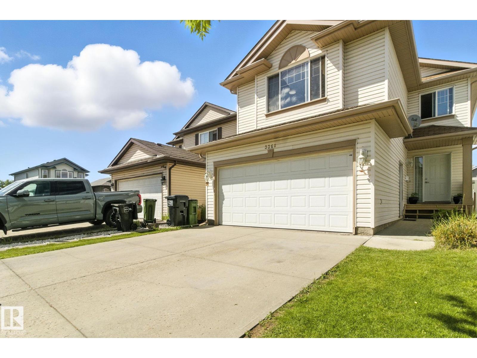 Photo 2 of 3368 24 Av Nw, Edmonton AB