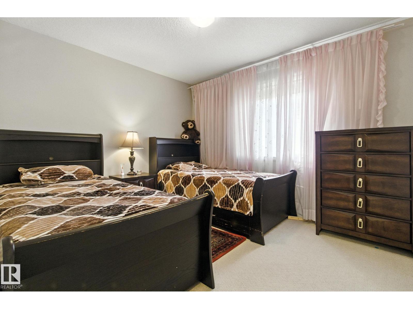 Photo 31 of 3368 24 Av Nw, Edmonton AB