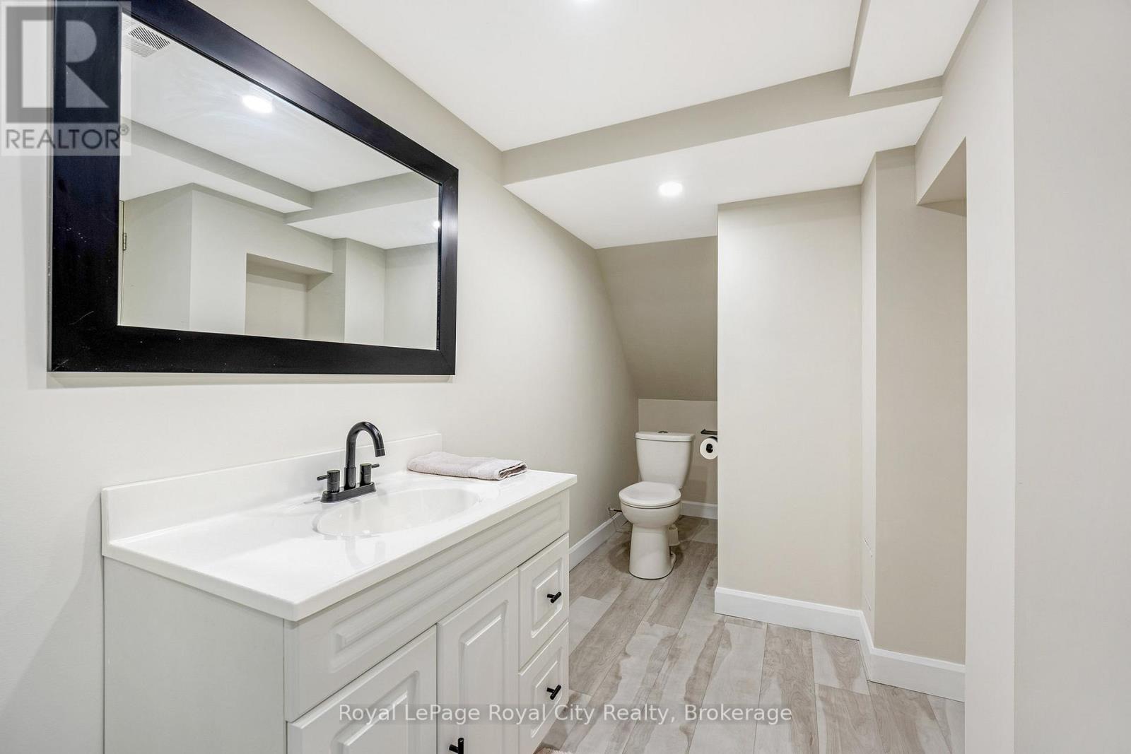 Photo 31 of 109 Maclennan Street, Guelph Eramosa ON