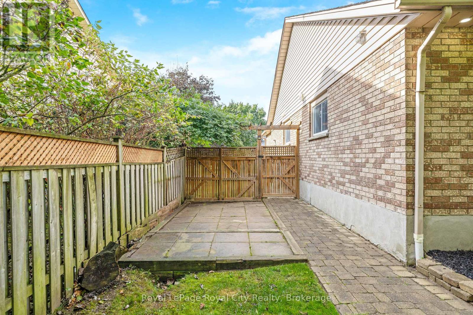 Photo 45 of 109 Maclennan Street, Guelph Eramosa ON