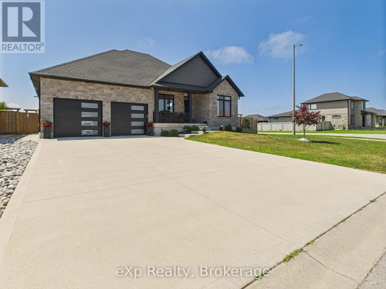 Photo 2 of 356 Devonshire Road, Saugeen Shores ON