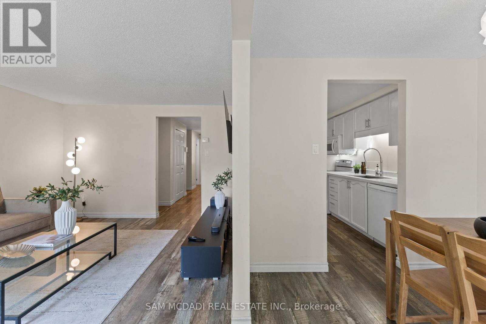 Photo 14 of 65 Edgemere Drive, Cambridge ON