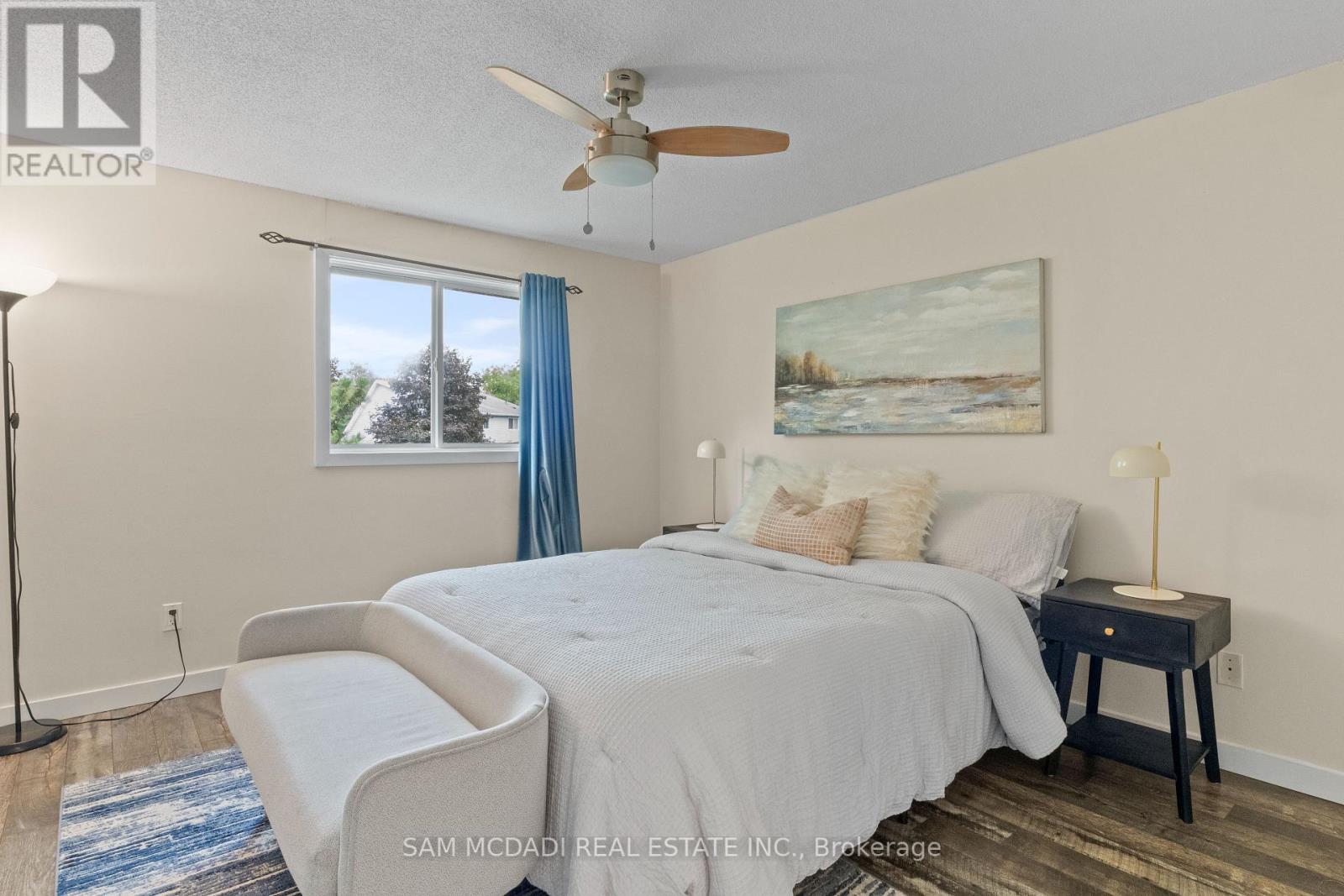 Photo 17 of 65 Edgemere Drive, Cambridge ON