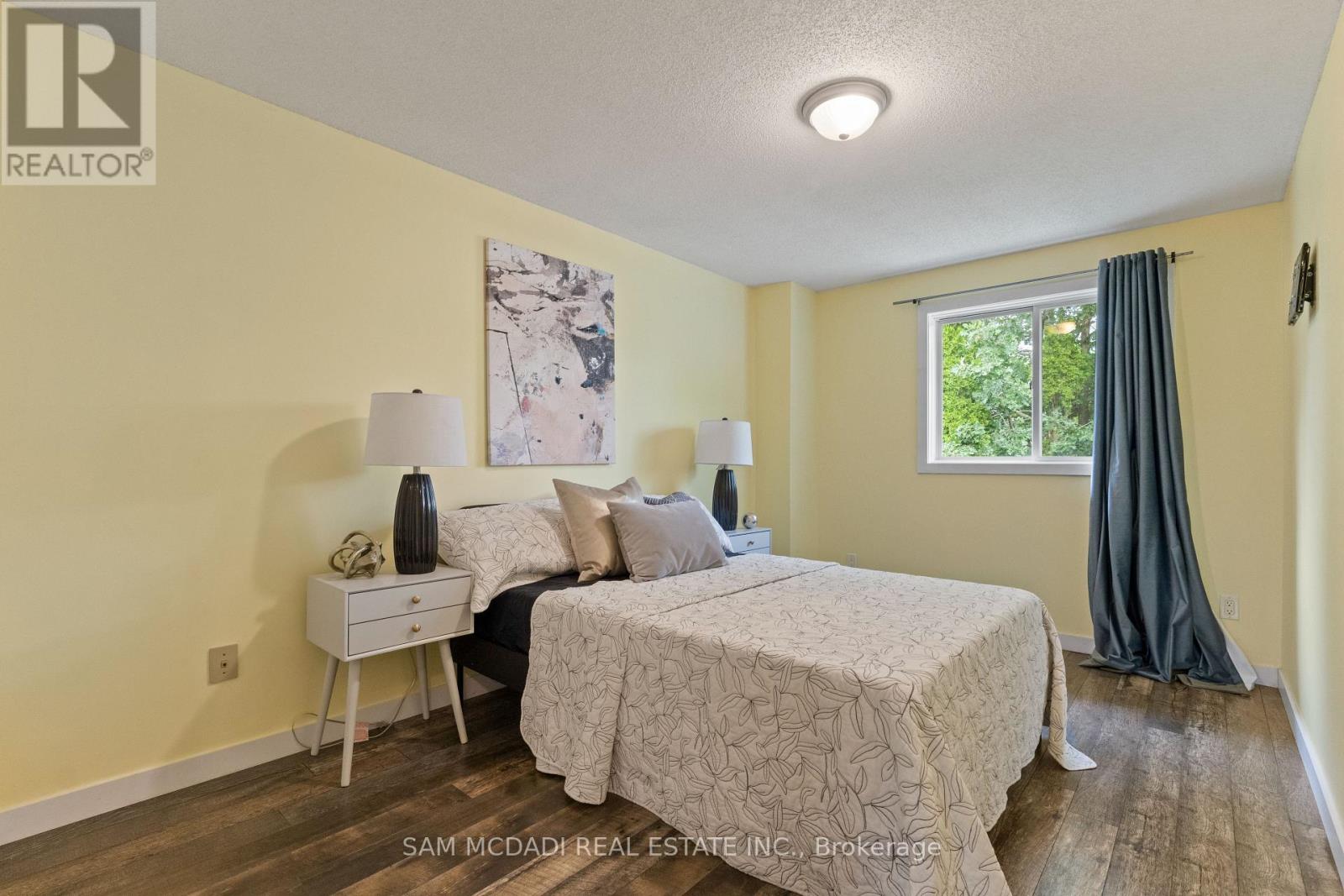 Photo 25 of 65 Edgemere Drive, Cambridge ON