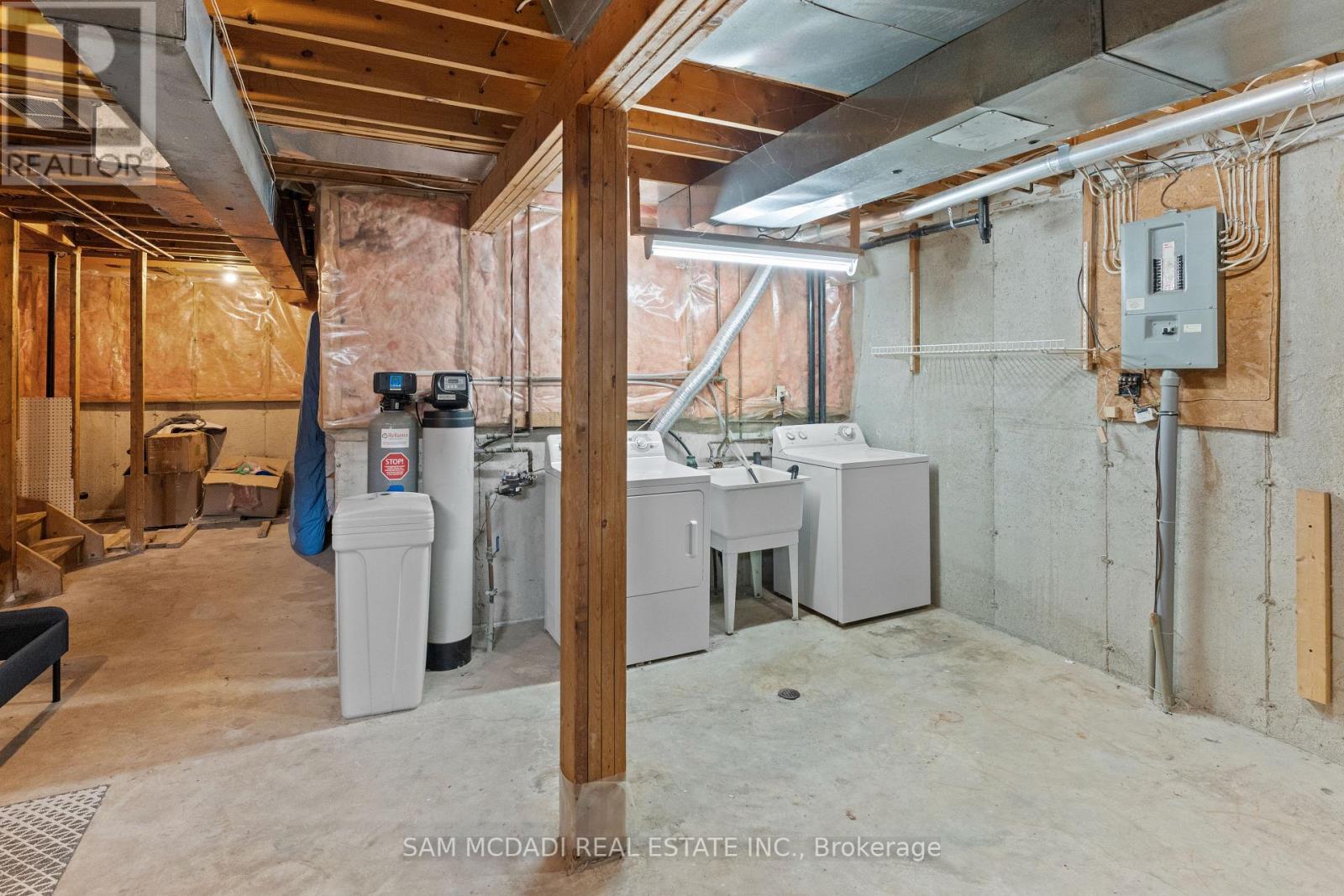 Photo 27 of 65 Edgemere Drive, Cambridge ON