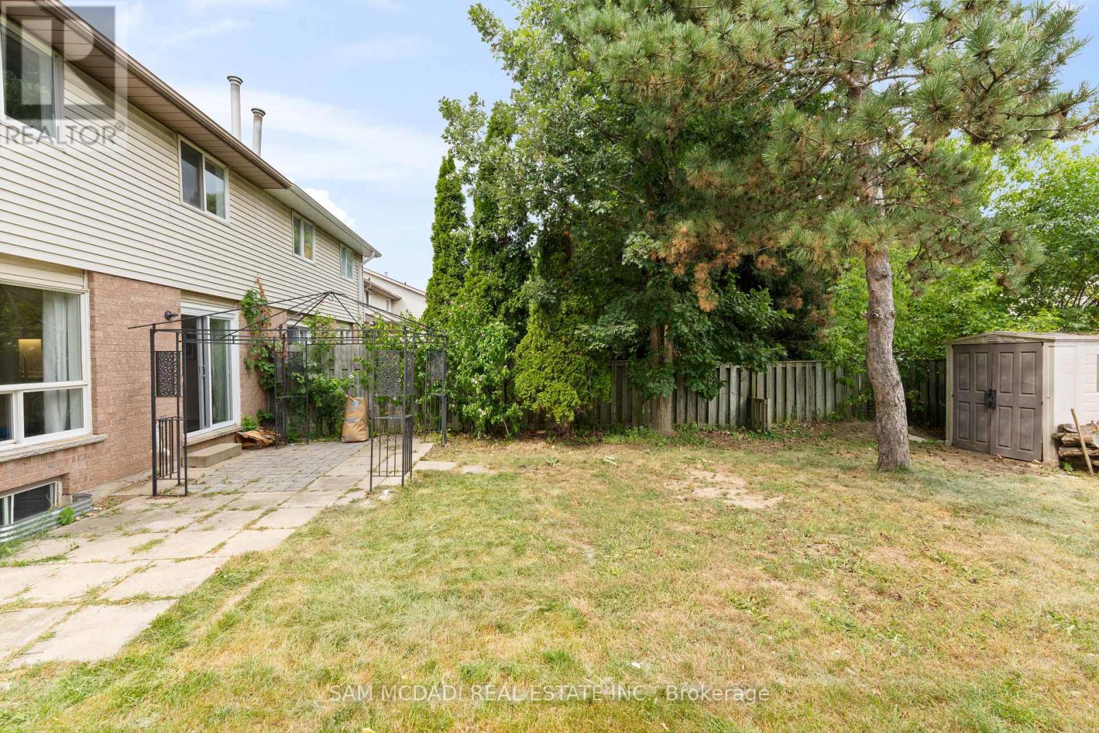 Photo 28 of 65 Edgemere Drive, Cambridge ON