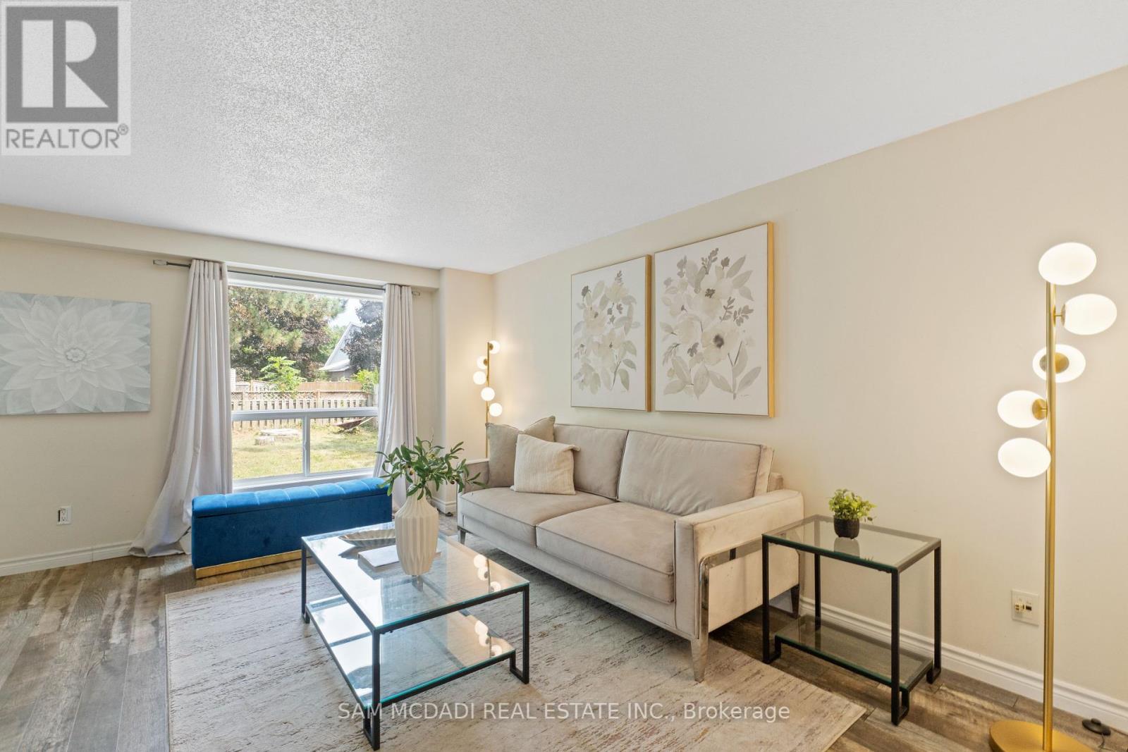 Photo 6 of 65 Edgemere Drive, Cambridge ON