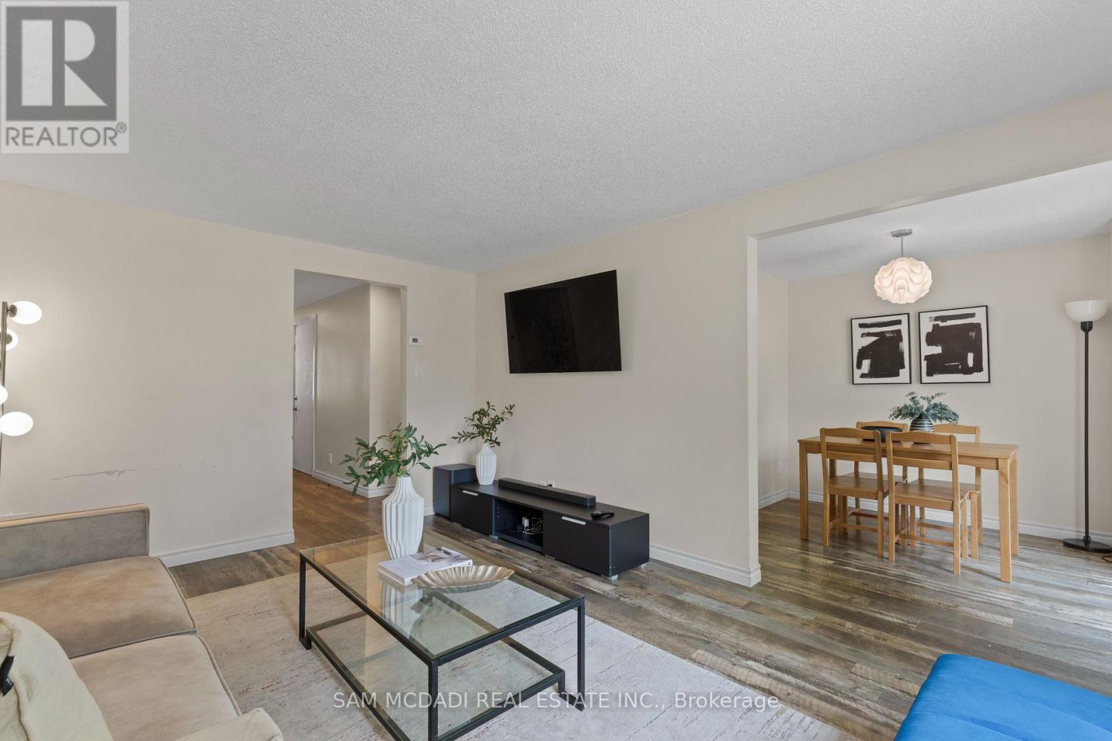 Photo 8 of 65 Edgemere Drive, Cambridge ON