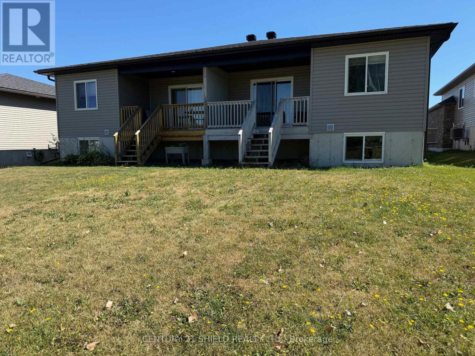 Photo 6 of 240 Glen Nora Drive, Cornwall ON