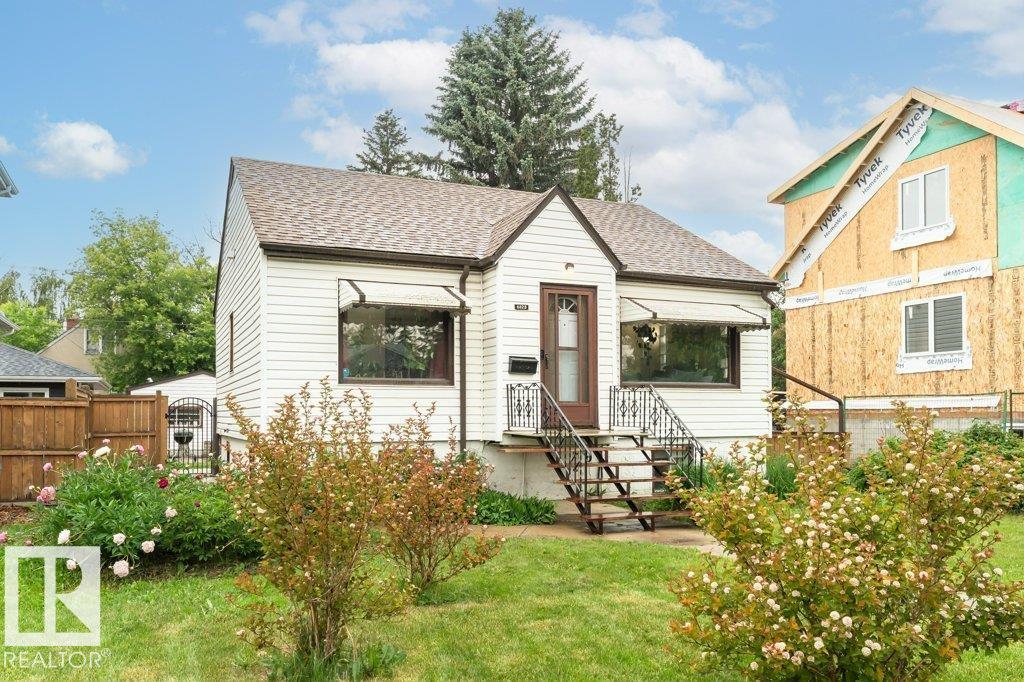 Photo 3 of 6028 106 St Nw, Edmonton AB
