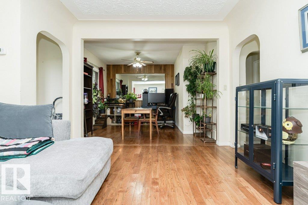 Photo 8 of 6028 106 St Nw, Edmonton AB