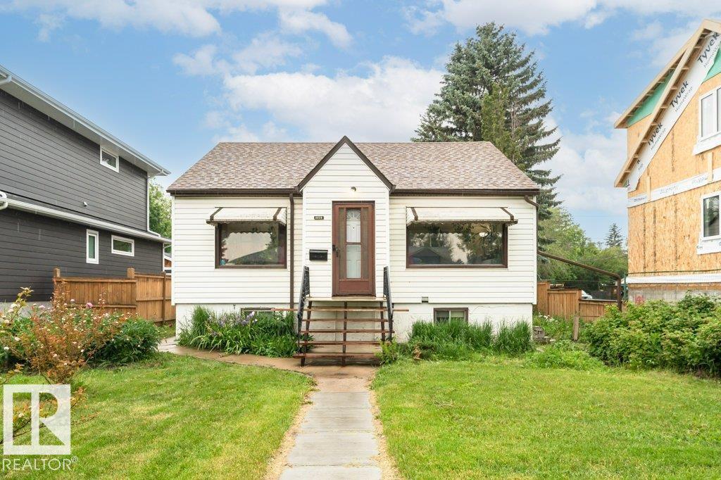 Photo 4 of 6028 106 St Nw, Edmonton AB