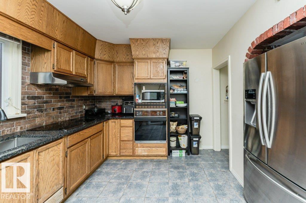 Photo 20 of 6028 106 St Nw, Edmonton AB