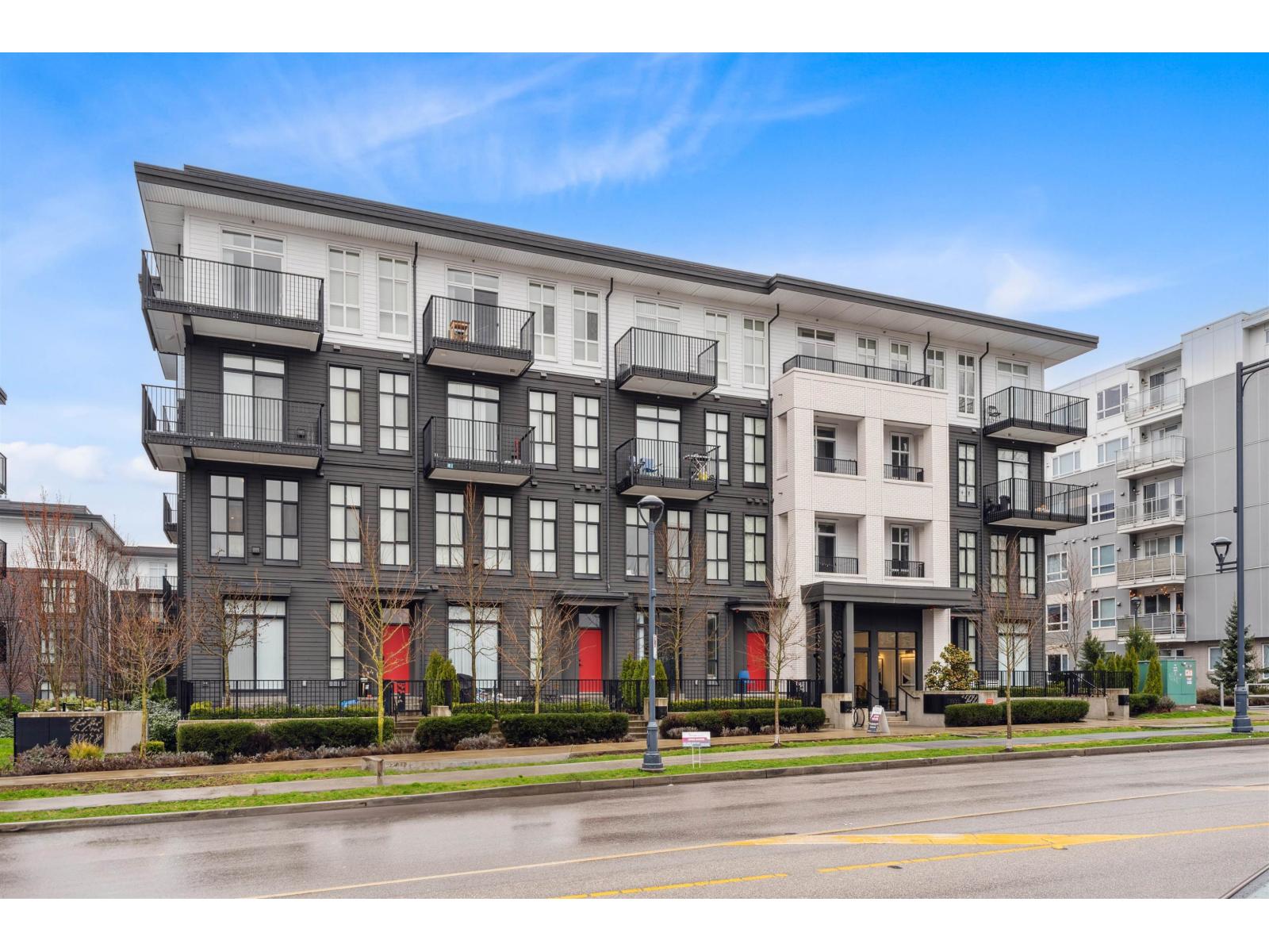 Photo 2 of 210 13933 105 Boulevard, Surrey BC