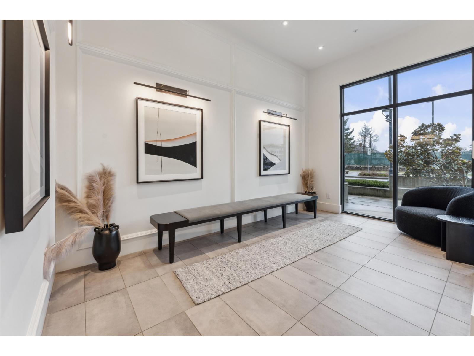 Photo 5 of 210 13933 105 Boulevard, Surrey BC