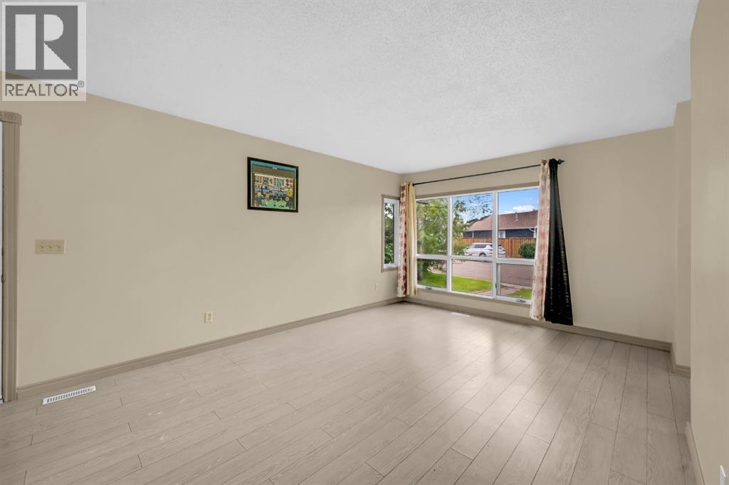 Photo 9 of 79 Abalone Way Ne, Calgary AB