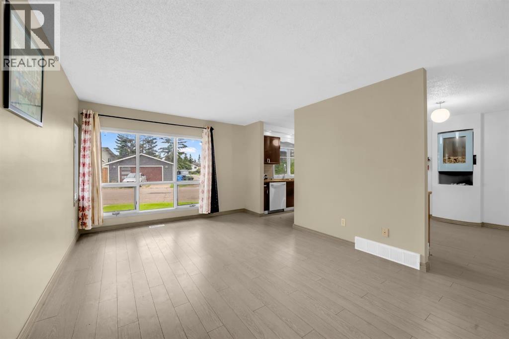 Photo 8 of 79 Abalone Way Ne, Calgary AB