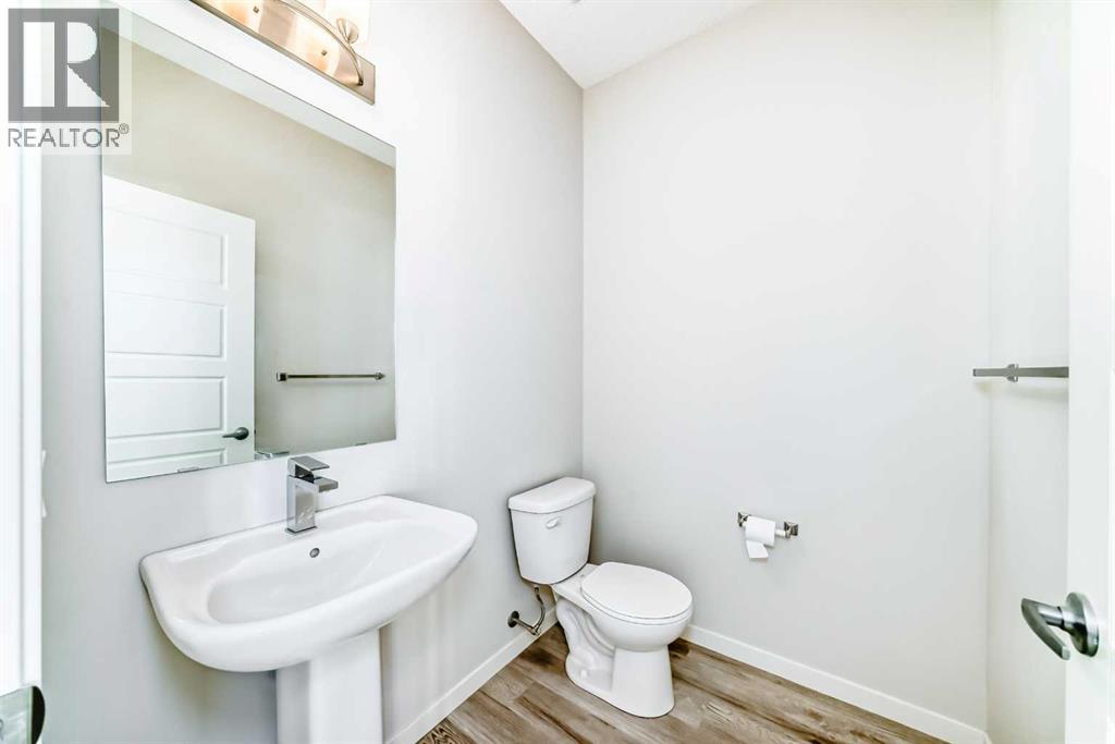 Single Family House for Sale in  Nolanlake Cove NW Nolan Hill Calgary 