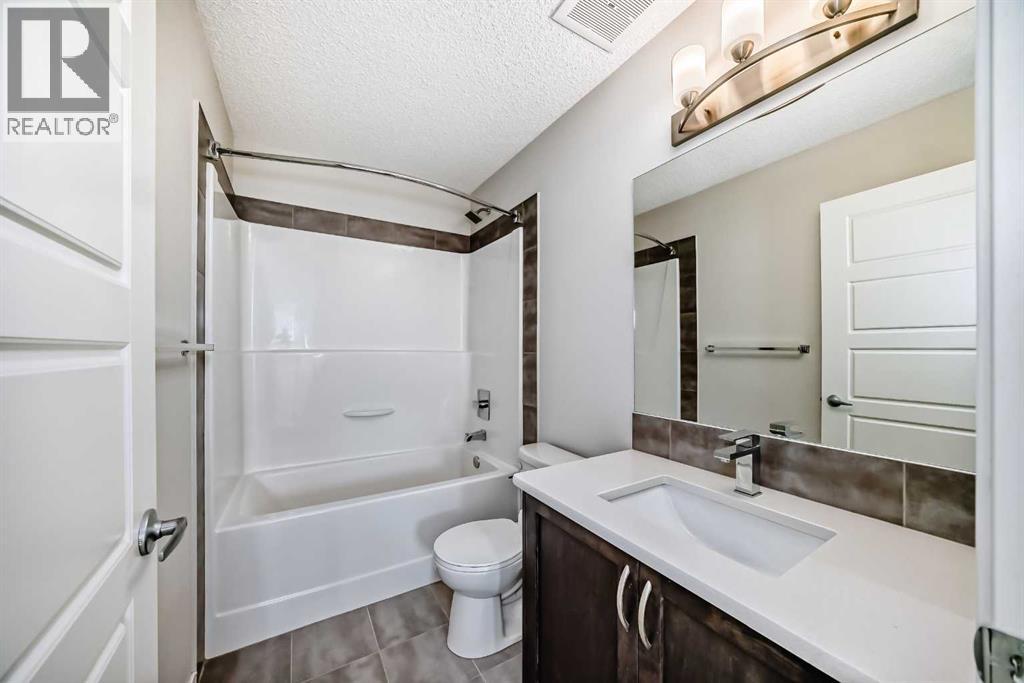 Single Family House for Sale in  Nolanlake Cove NW Nolan Hill Calgary 