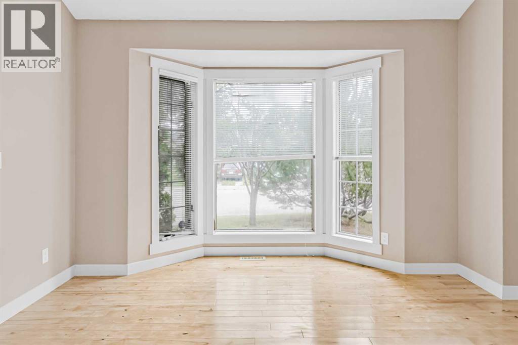 Single Family House Bi-level for Sale in   Street SW Shawnessy Calgary 