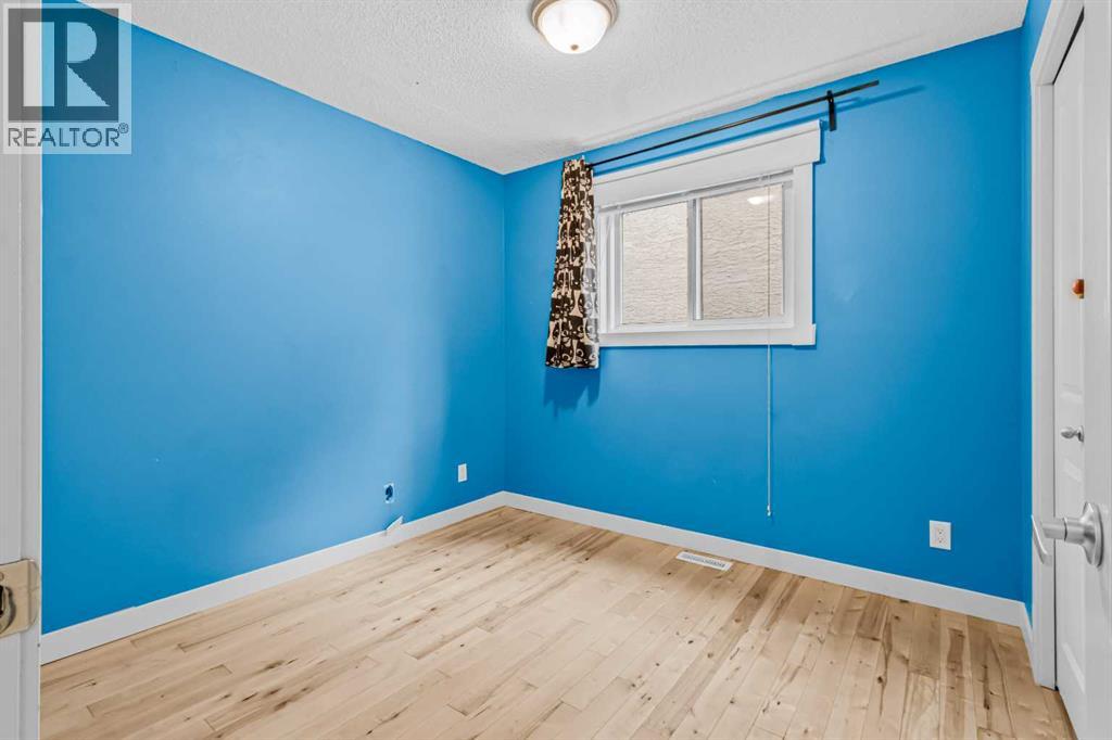 Single Family House Bi-level for Sale in   Street SW Shawnessy Calgary 