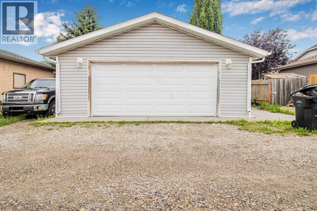 Single Family House Bi-level for Sale in   Street SW Shawnessy Calgary 