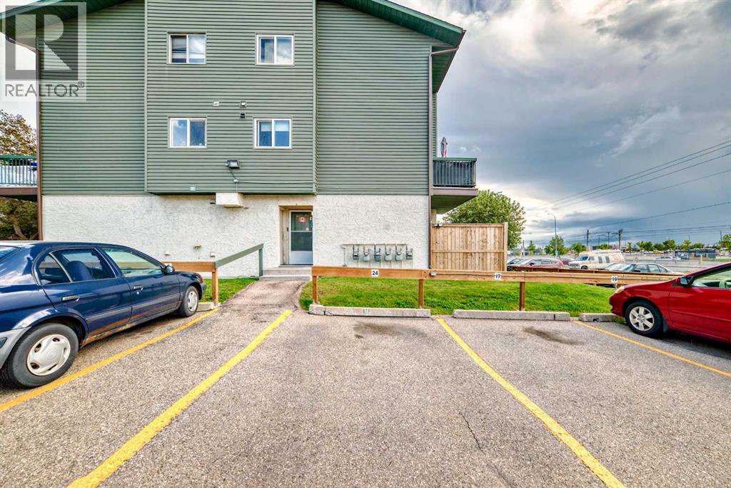 Single Family House for Sale in    Street NE Rundle Calgary 