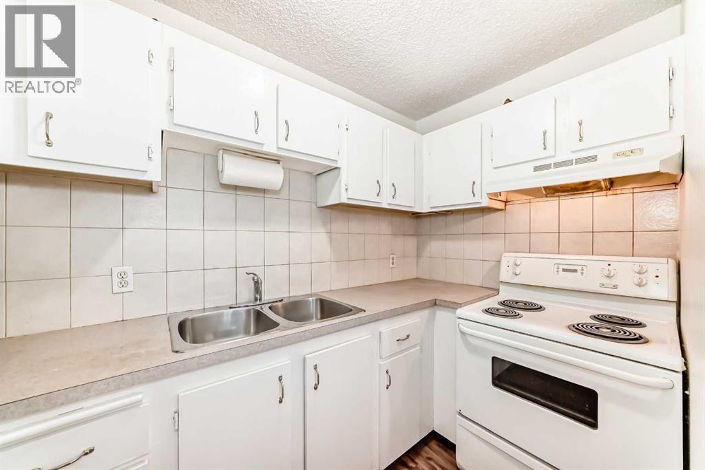 Single Family House for Sale in    Street NE Rundle Calgary 