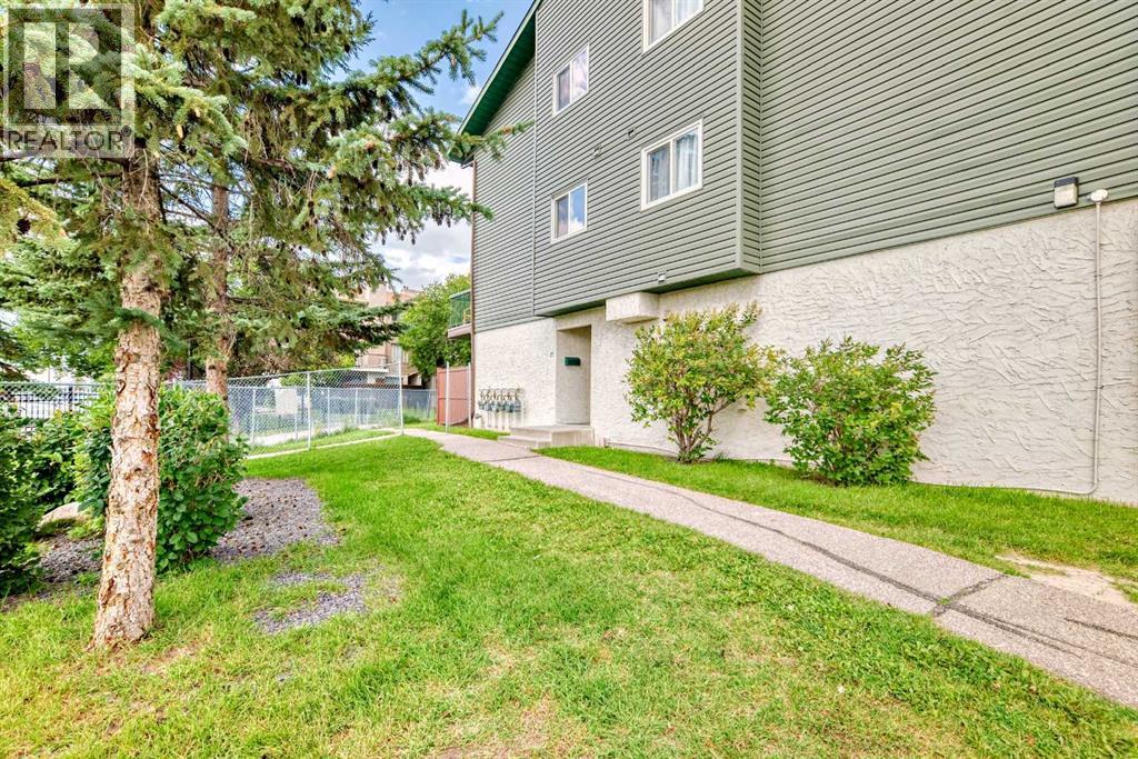Single Family House for Sale in    Street NE Rundle Calgary 