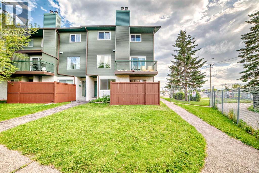 Single Family House for Sale in    Street NE Rundle Calgary 