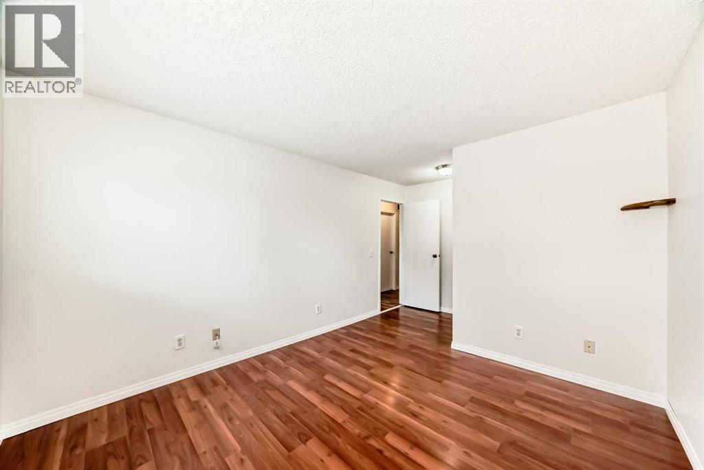 Single Family House for Sale in    Street NE Rundle Calgary 