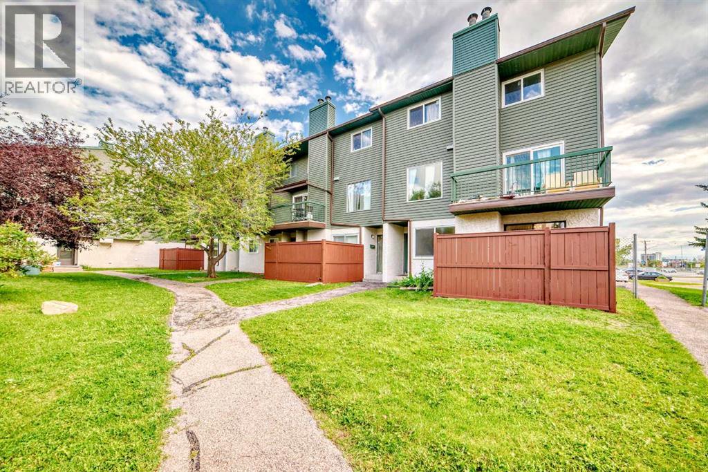 Single Family House for Sale in    Street NE Rundle Calgary 