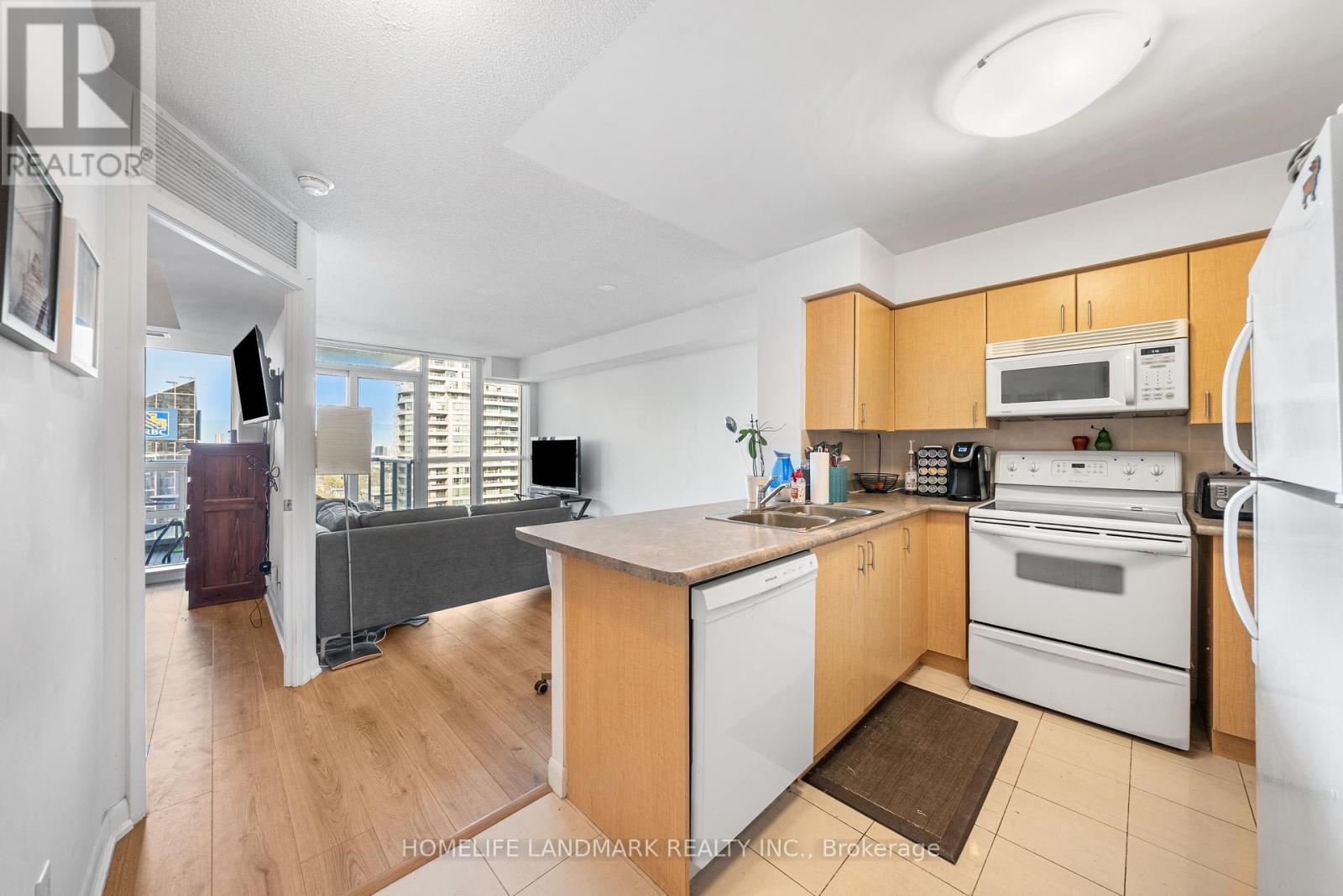 Photo 5 of 3202 4978 Yonge Street, Toronto ON