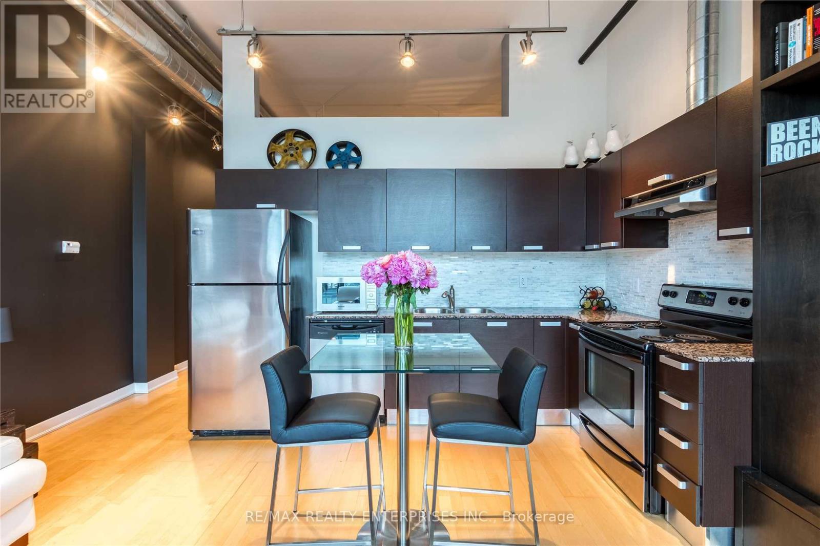 Photo 4 of 416 43 Hanna Avenue, Toronto ON