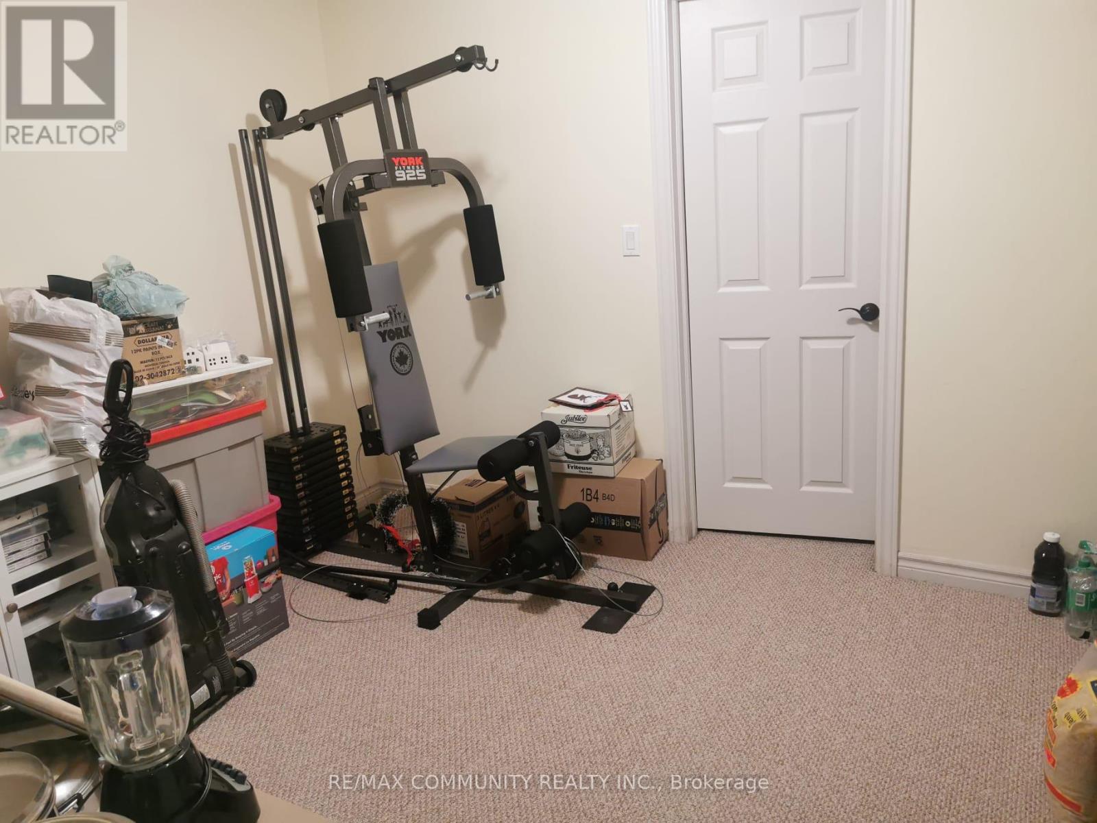 Photo 5 of 26 Sedgemount Drive, Toronto ON