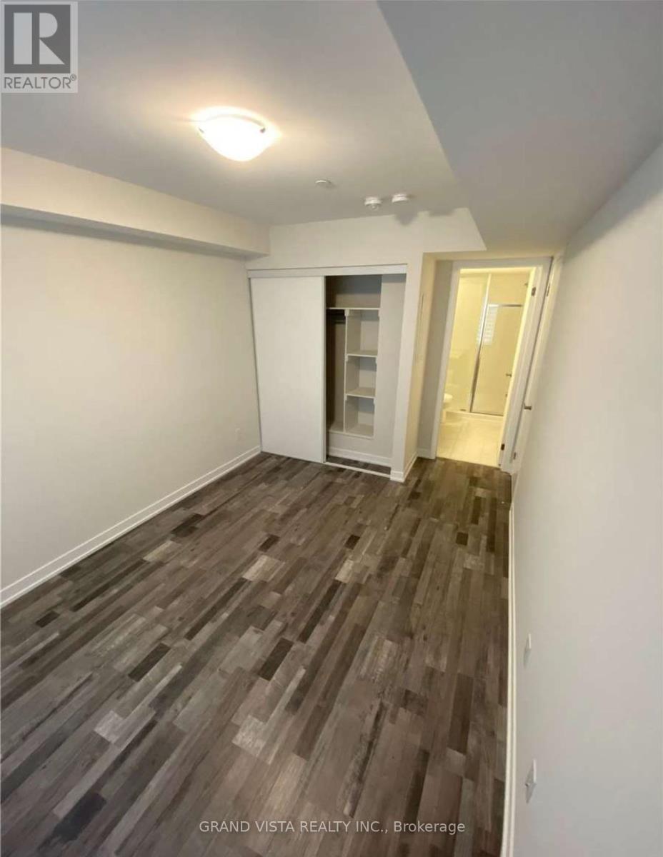 Photo 10 of 109 1460 Whites Road N, Pickering ON