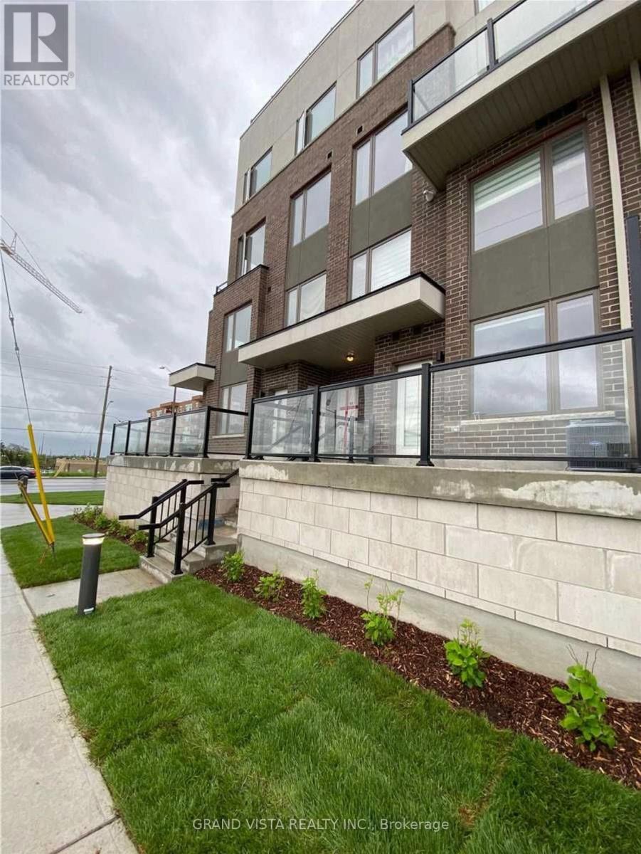 Photo 2 of 109 1460 Whites Road N, Pickering ON